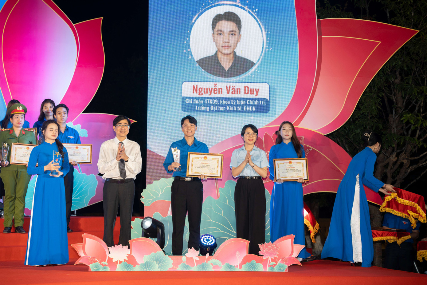 Được Thành đoàn Đà Nẵng khen tặng danh hiệu “Thanh niên tiên tiến làm theo lời Bác” cấp Thành phố năm 2025. Được Thành đoàn Đà Nẵng khen tặng danh hiệu “Thanh niên tiên tiến làm theo lời Bác” cấp Thành phố năm 2025.