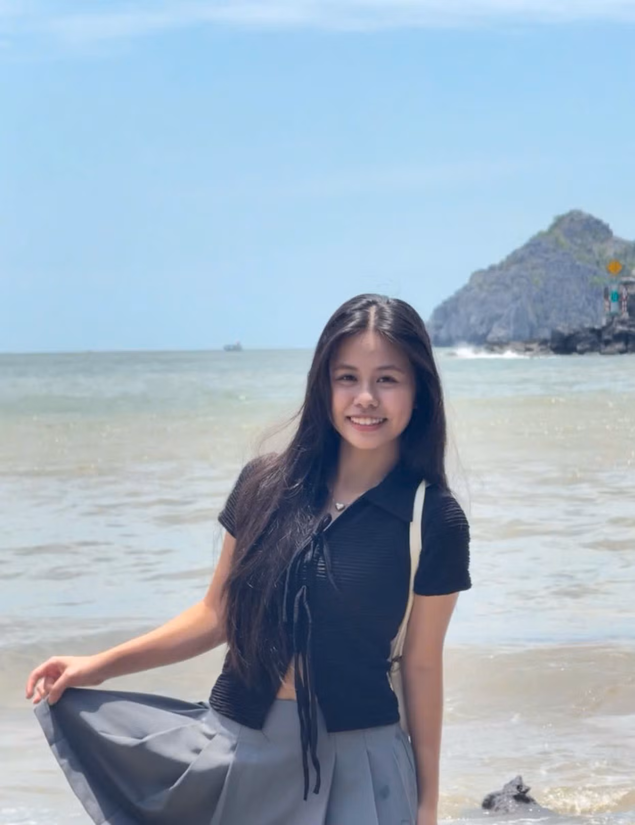 Gửi lời khuyên tới các sĩ tử khóa sau, nữ thủ khoa nhấn mạnh hai yếu tố then chốt để thành công: kiến thức và tâm lý. Gửi lời khuyên tới các sĩ tử khóa sau, nữ thủ khoa nhấn mạnh hai yếu tố then chốt để thành công: kiến thức và tâm lý.