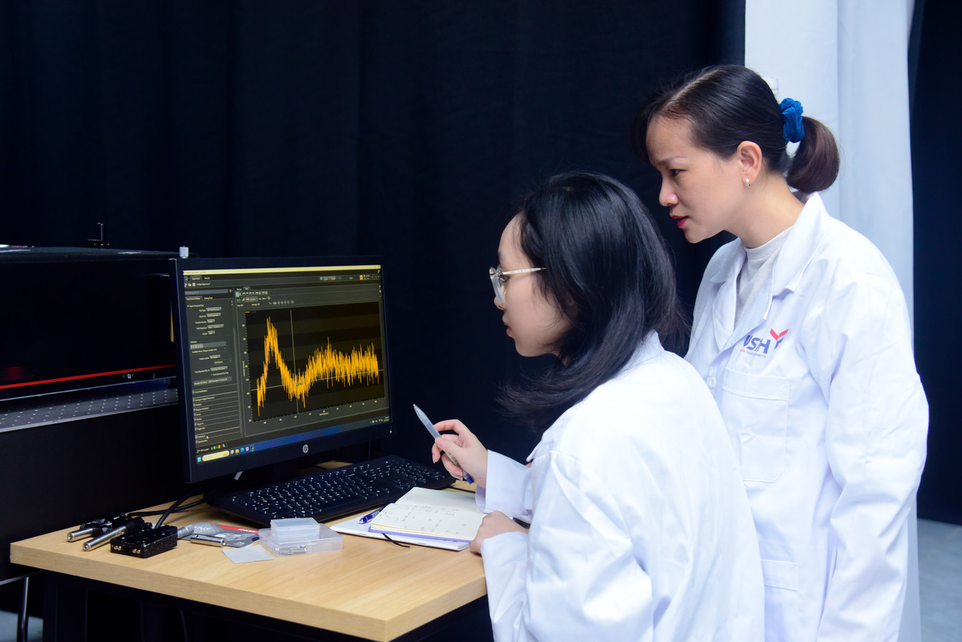 Sinh viên USTH tham gia các dự án nghiên cứu ứng dụng thực tiễn, góp phần giải quyết những thách thức khoa học và công nghệ. Sinh viên USTH tham gia các dự án nghiên cứu ứng dụng thực tiễn, góp phần giải quyết những thách thức khoa học và công nghệ.