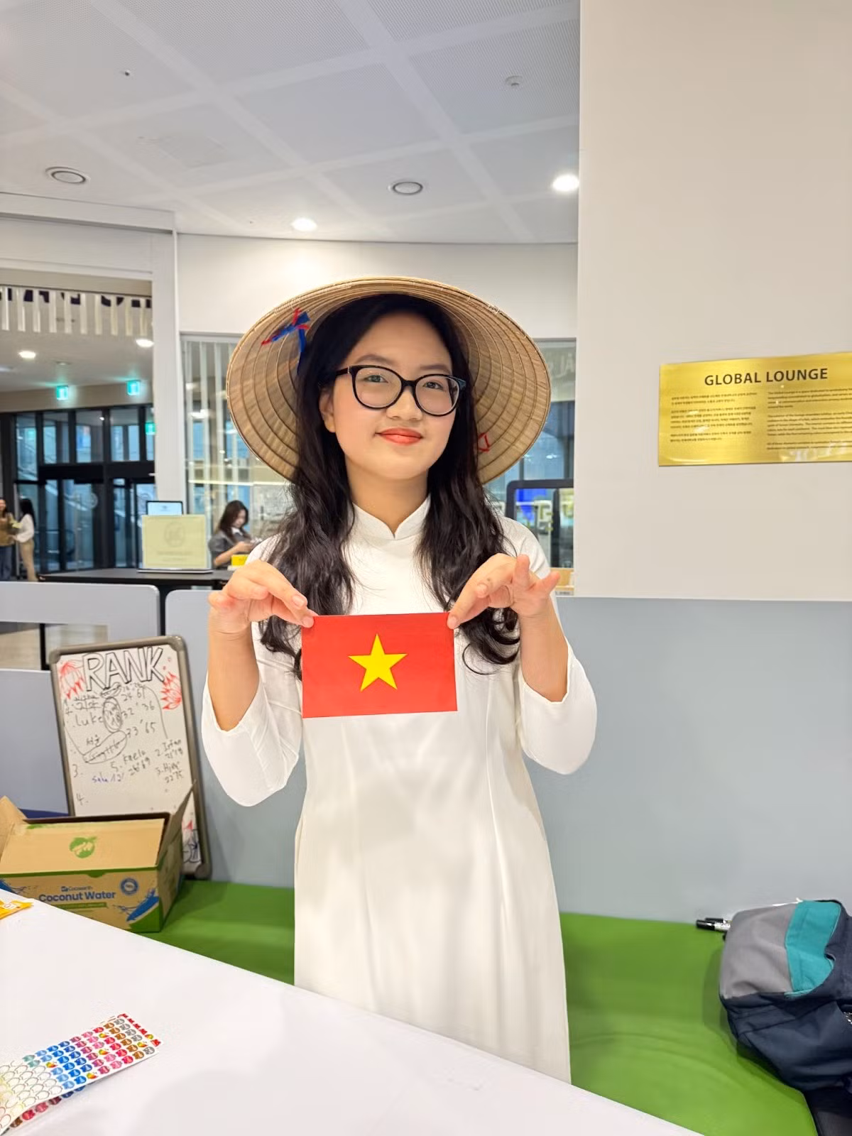 Khánh Vi tham gia sự kiện "Vietnam Day" với vai trò hỗ trợ sự kiện.