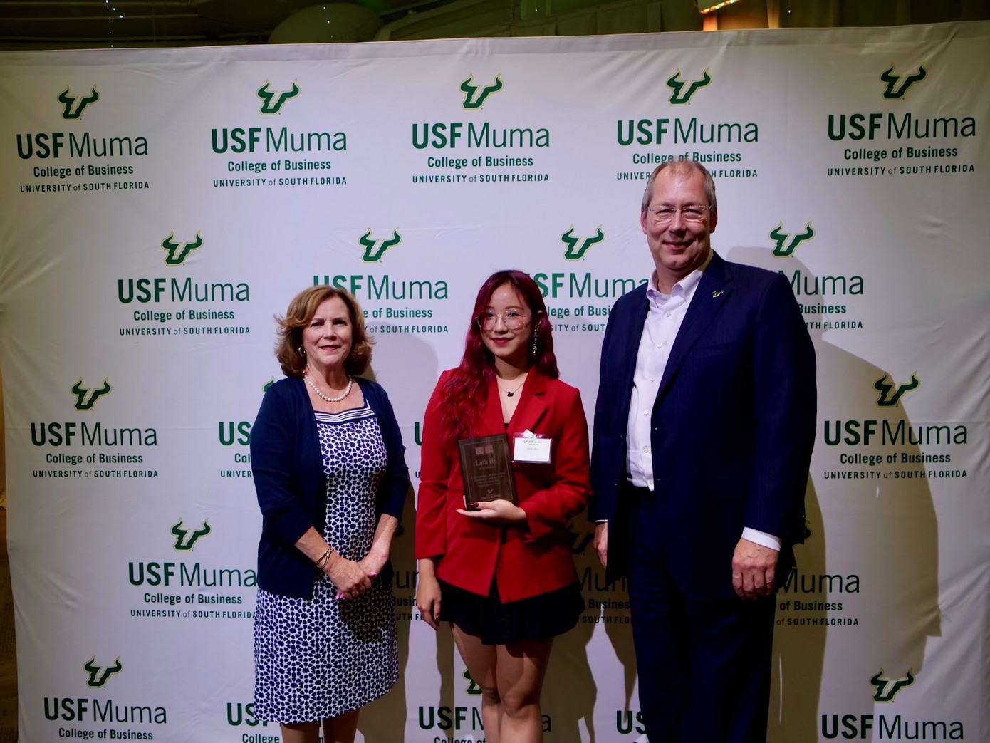 Linh là một trong hai sinh viên Việt Nam xuất sắc góp mặt trong danh sách trên. Linh là một trong hai sinh viên Việt Nam xuất sắc góp mặt trong danh sách trên.