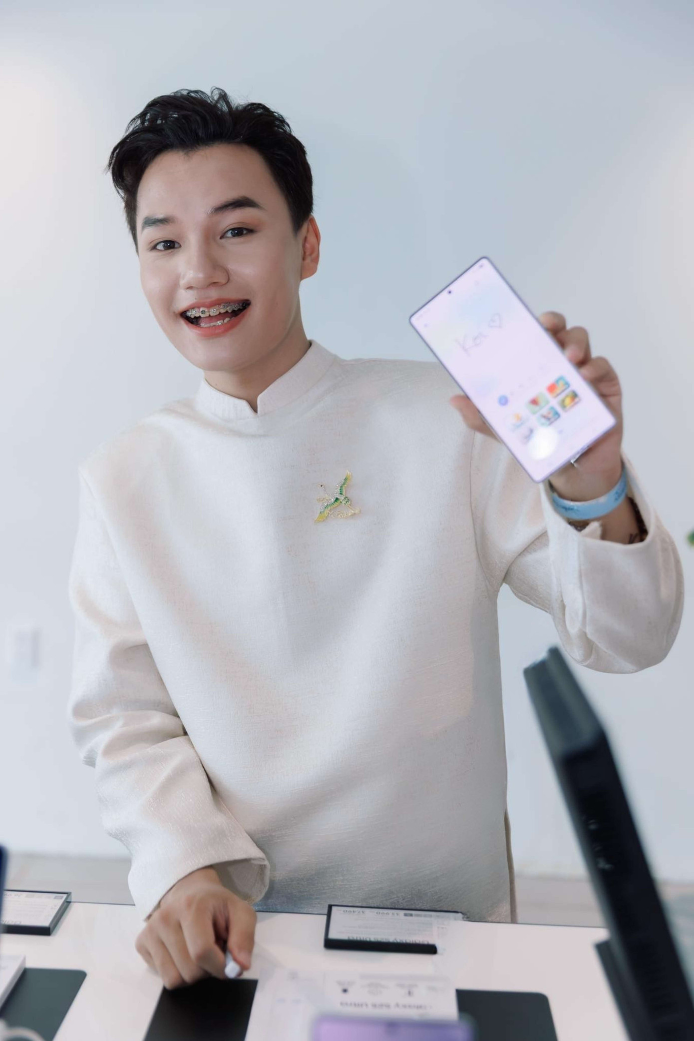 Nguyễn Tuấn Khôi sinh viên K16 ngành Kỹ thuật phần mềm Đại học FPT. Nguyễn Tuấn Khôi sinh viên K16 ngành Kỹ thuật phần mềm Đại học FPT.