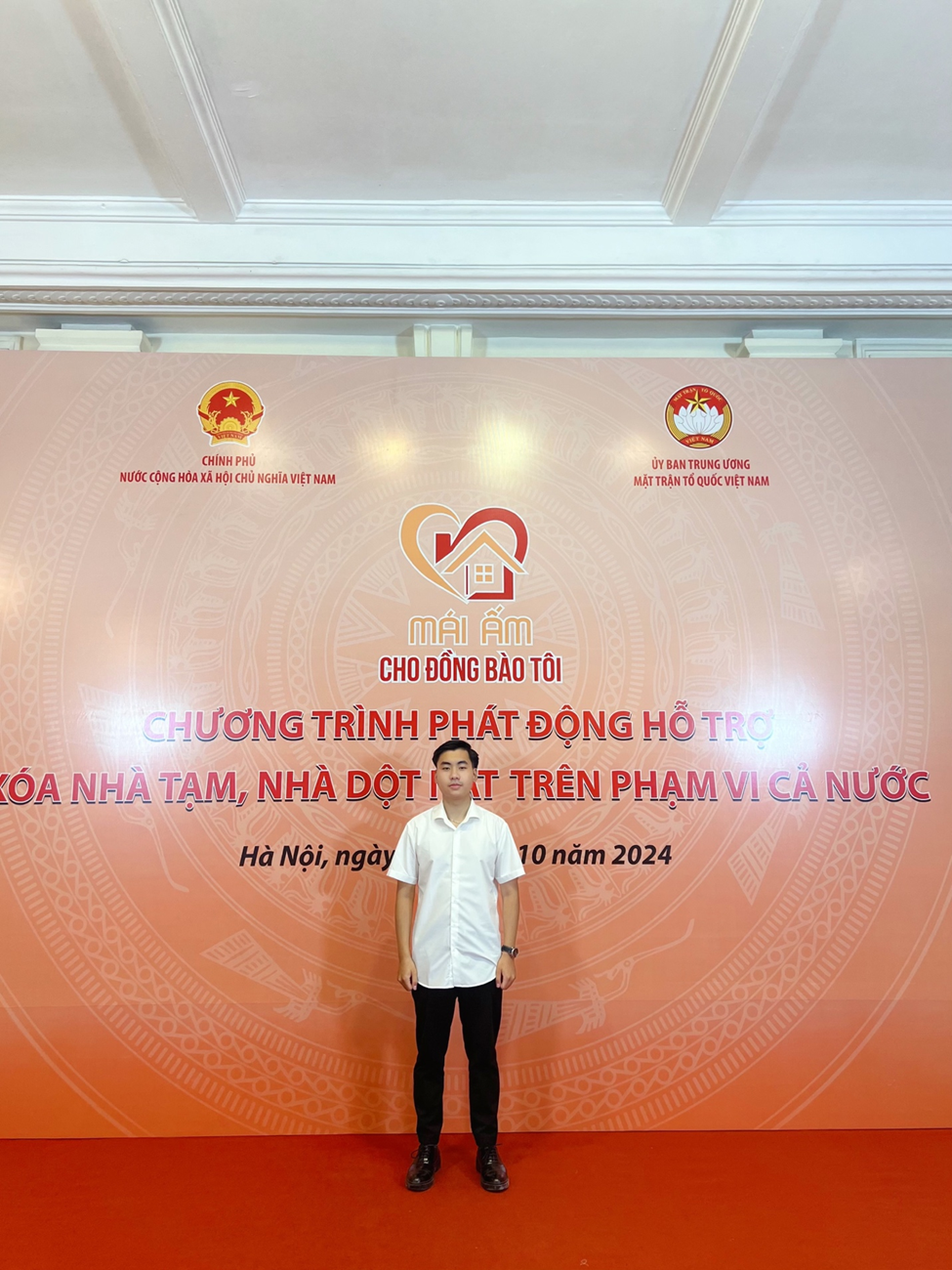 Mạnh Hùng tham gia chương trình phát động hỗ trợ xóa nhà tạm, nhà dột nát trên phạm vi cả nước do Chính phủ và Đoàn Chủ tịch Uỷ ban Trung ương Mặt trận Tổ quốc Việt Nam tổ chức. Mạnh Hùng tham gia chương trình phát động hỗ trợ xóa nhà tạm, nhà dột nát trên phạm vi cả nước do Chính phủ và Đoàn Chủ tịch Uỷ ban Trung ương Mặt trận Tổ quốc Việt Nam tổ chức.