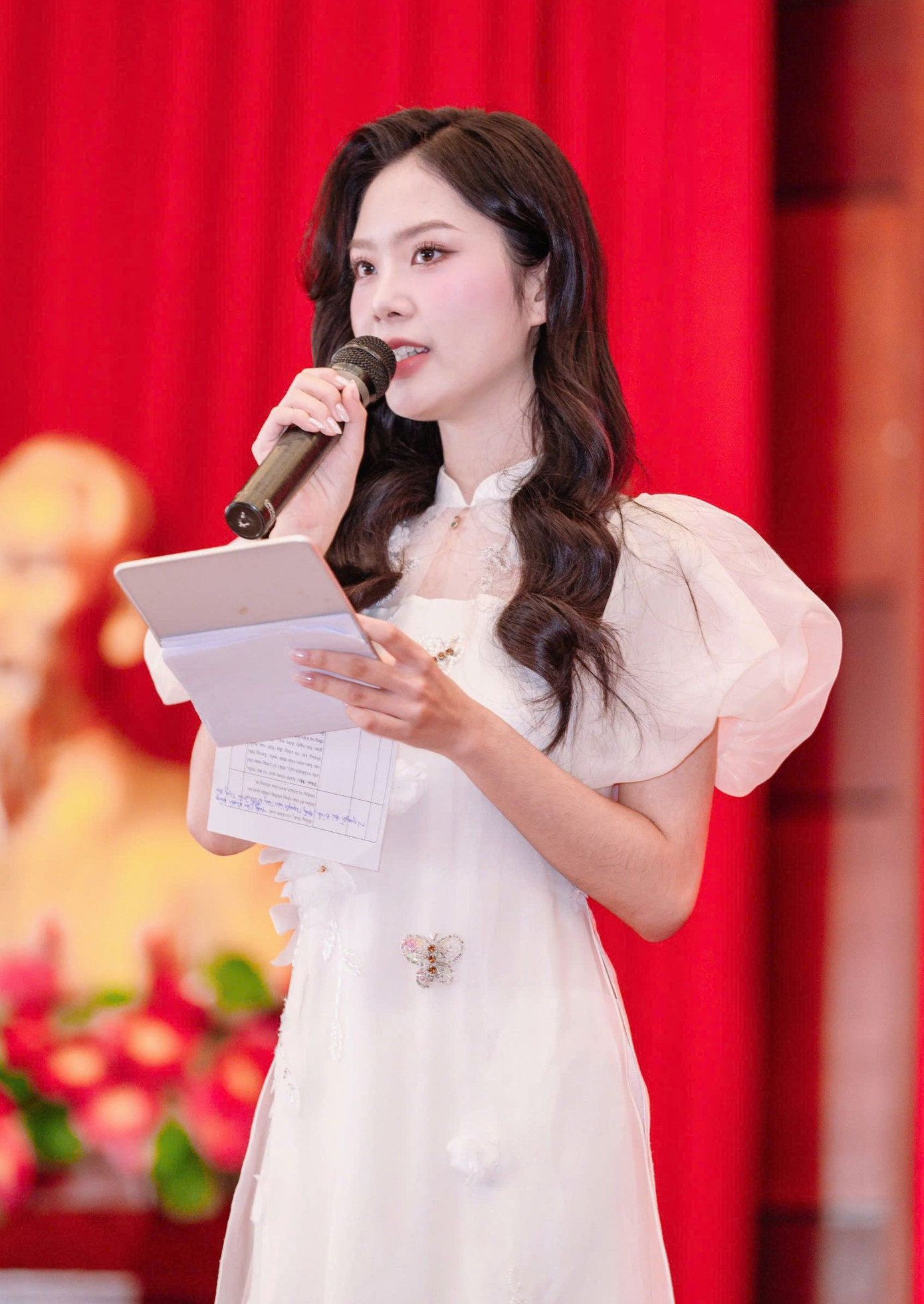 Thảo My là MC tại chương trình “Giao lưu kể chuyện lịch sử - Tiếp lửa truyền thống”.