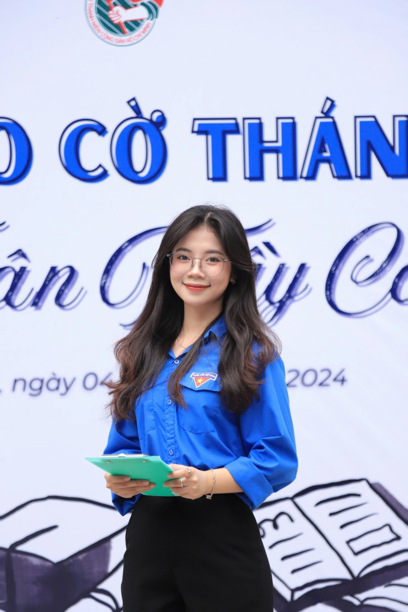 Nguyễn Hương Trang là sinh viên ngành Quan hệ công chúng, Học viện Thanh thiếu niên VN. Nguyễn Hương Trang là sinh viên ngành Quan hệ công chúng, Học viện Thanh thiếu niên VN.
