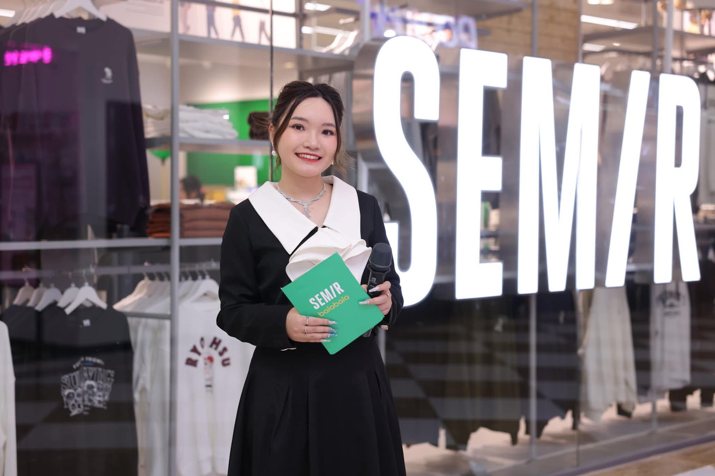 Khánh Linh dẫn dắt chương trình cho các thương hiệu nổi tiếng.