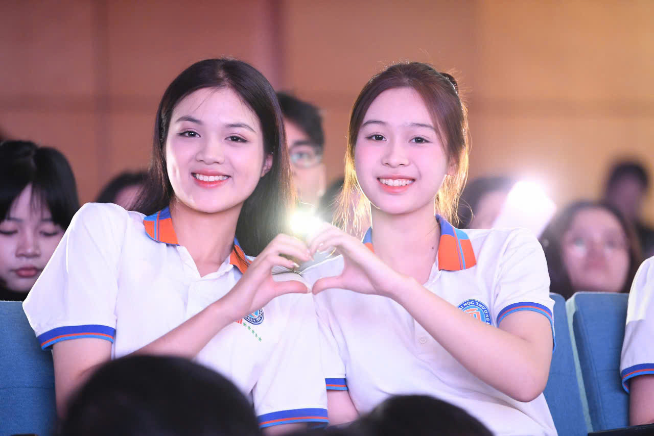 Các thí sinh khoe sắc tại Ngày hội Tuyển sinh Hoa hậu Việt Nam 2024. Các thí sinh khoe sắc tại Ngày hội Tuyển sinh Hoa hậu Việt Nam 2024.