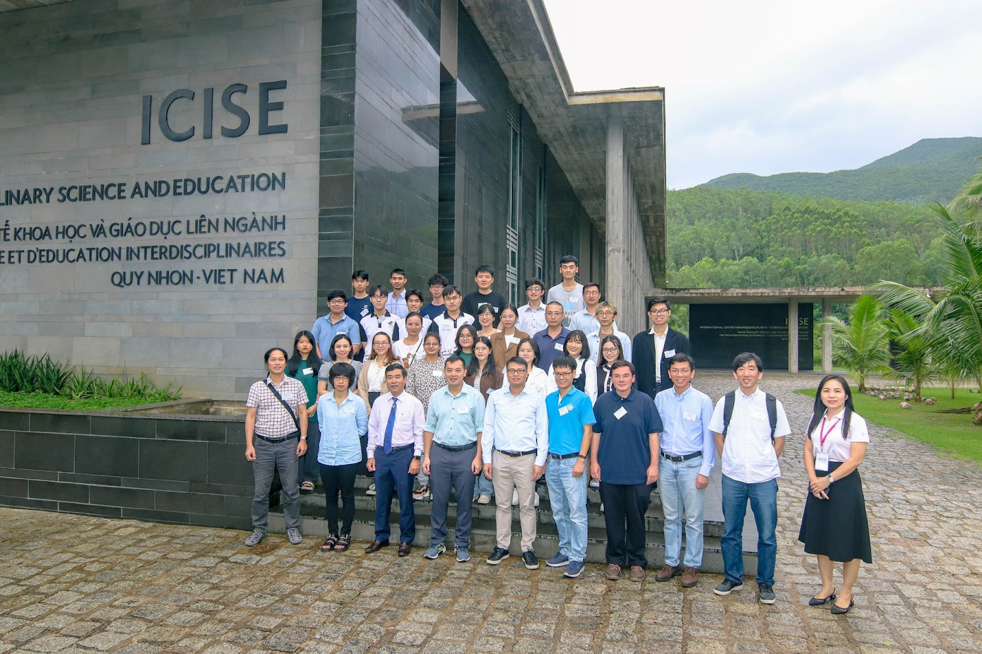 Phú Huy tham gia Hội thảo về phân cực bụi trong vật lý thiên văn ở Quy Nhơn. Phú Huy tham gia Hội thảo về phân cực bụi trong vật lý thiên văn ở Quy Nhơn.