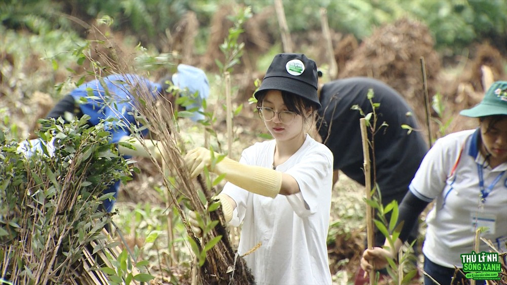 Trung Chiến cho rằng, thành công không chỉ đến từ điều kiện thuận lợi, mà còn từ ý chí cá nhân và cách mình đối diện, vượt qua thử thách. Trung Chiến cho rằng, thành công không chỉ đến từ điều kiện thuận lợi, mà còn từ ý chí cá nhân và cách mình đối diện, vượt qua thử thách.