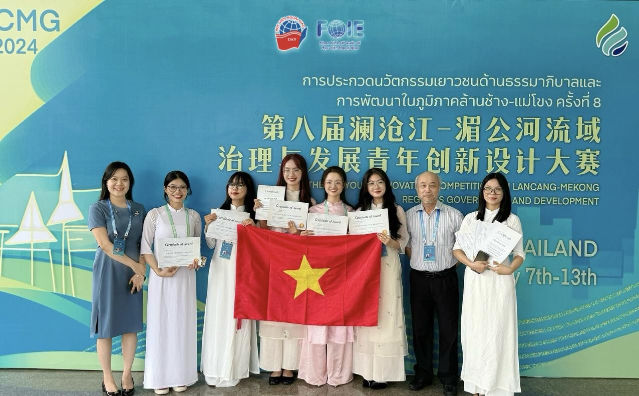 Sinh viên khóa 49 Ngành Kinh tế quốc tế tham dự cuộc thi YICMG 2024.