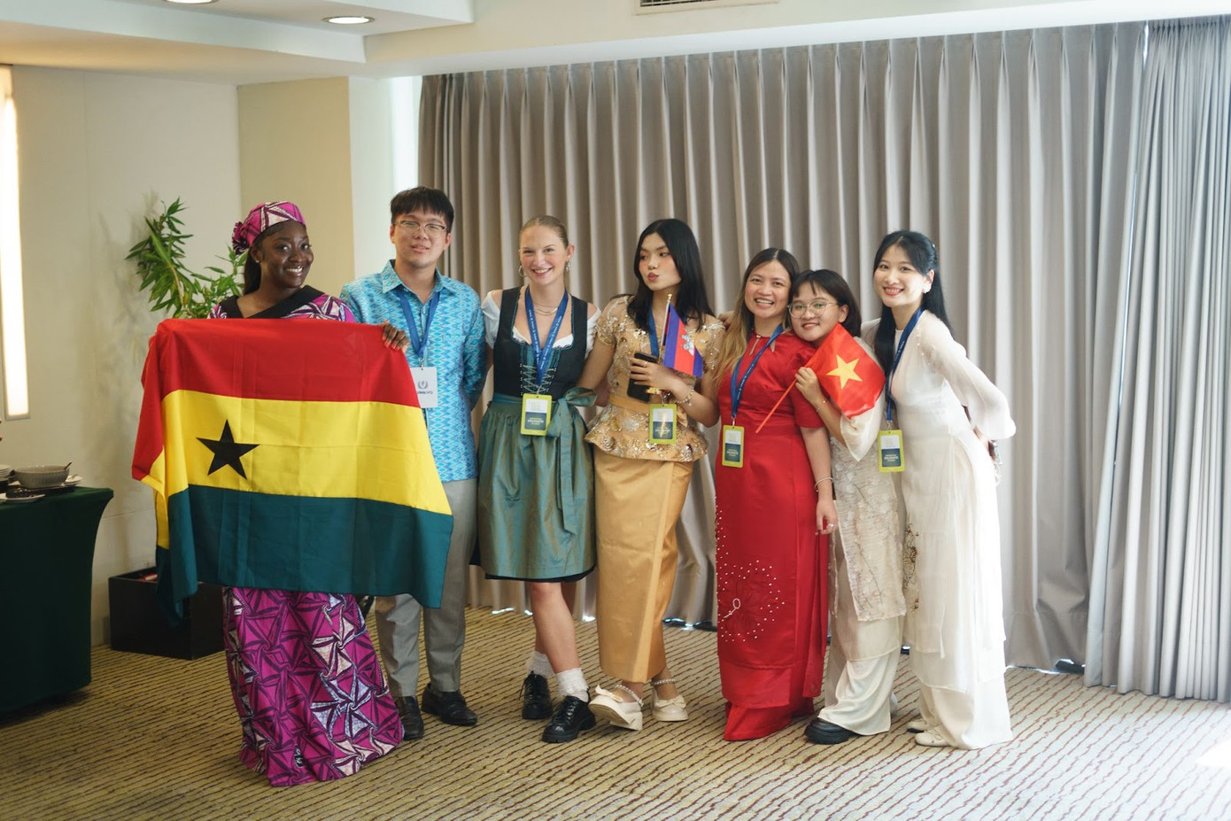 Hội nghị kết nối nhiều đại biểu đến từ khắp các châu lục với đa dạng nền tảng học vấn. Hội nghị kết nối nhiều đại biểu đến từ khắp các châu lục với đa dạng nền tảng học vấn.