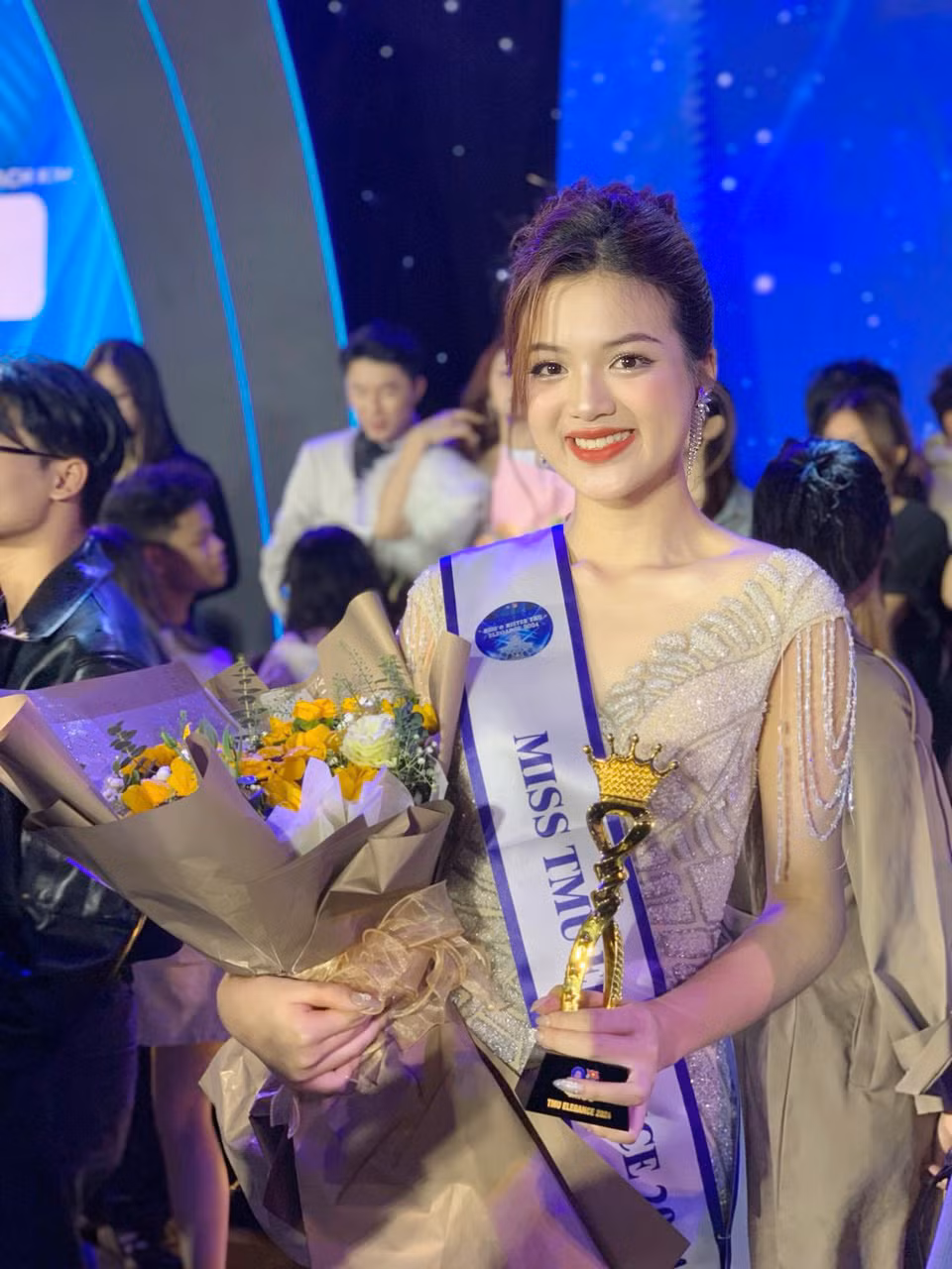 Một hành trình đầy nỗ lực và trưởng thành đã giúp Thu tỏa sáng tại cuộc thi Miss &amp; Mister TMU Elegance.
