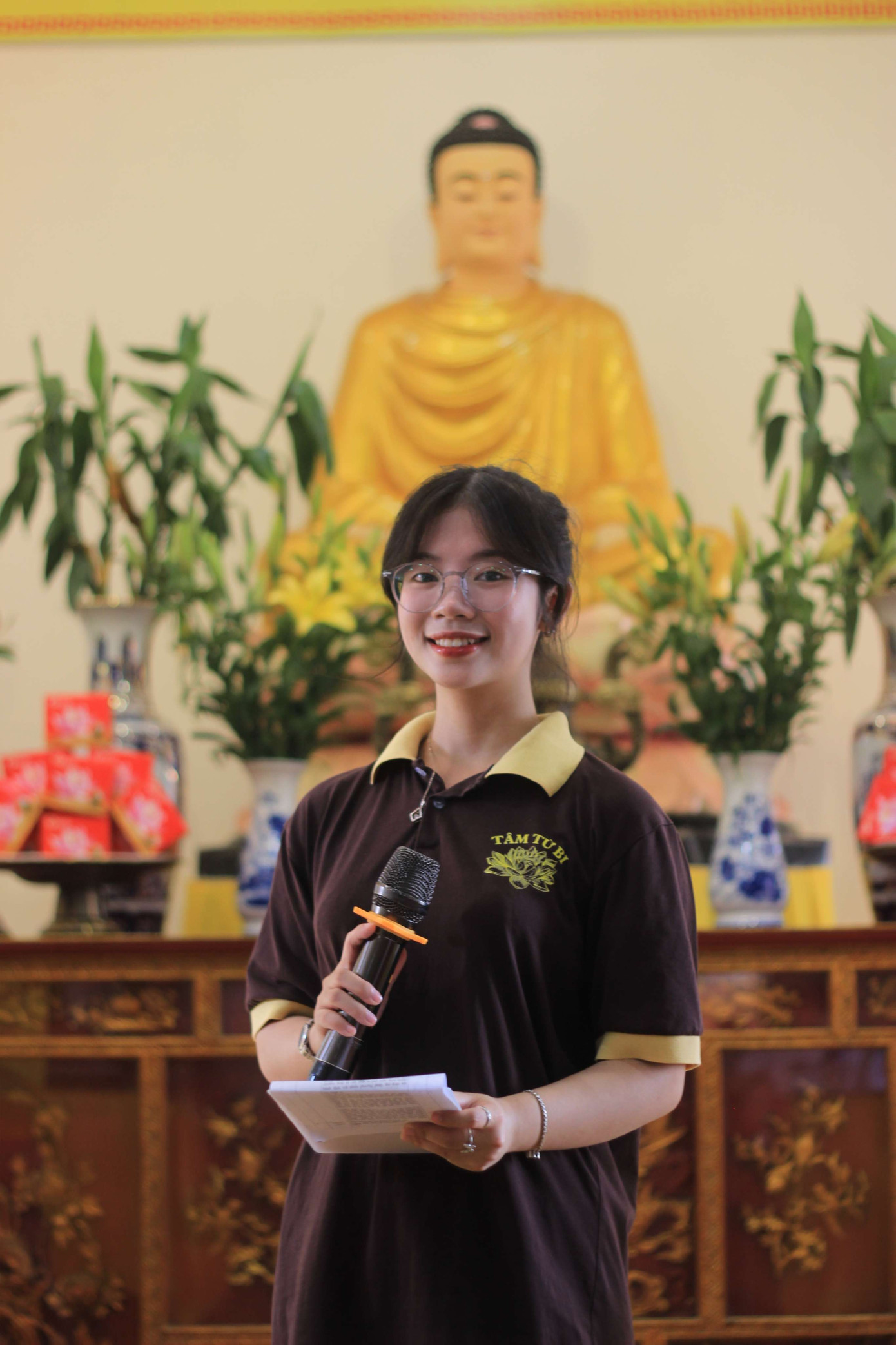 Bén duyên với Phật giáo đã giúp Hương Trang có nhiều góc nhìn mới về cuộc đời. Bén duyên với Phật giáo đã giúp Hương Trang có nhiều góc nhìn mới về cuộc đời.