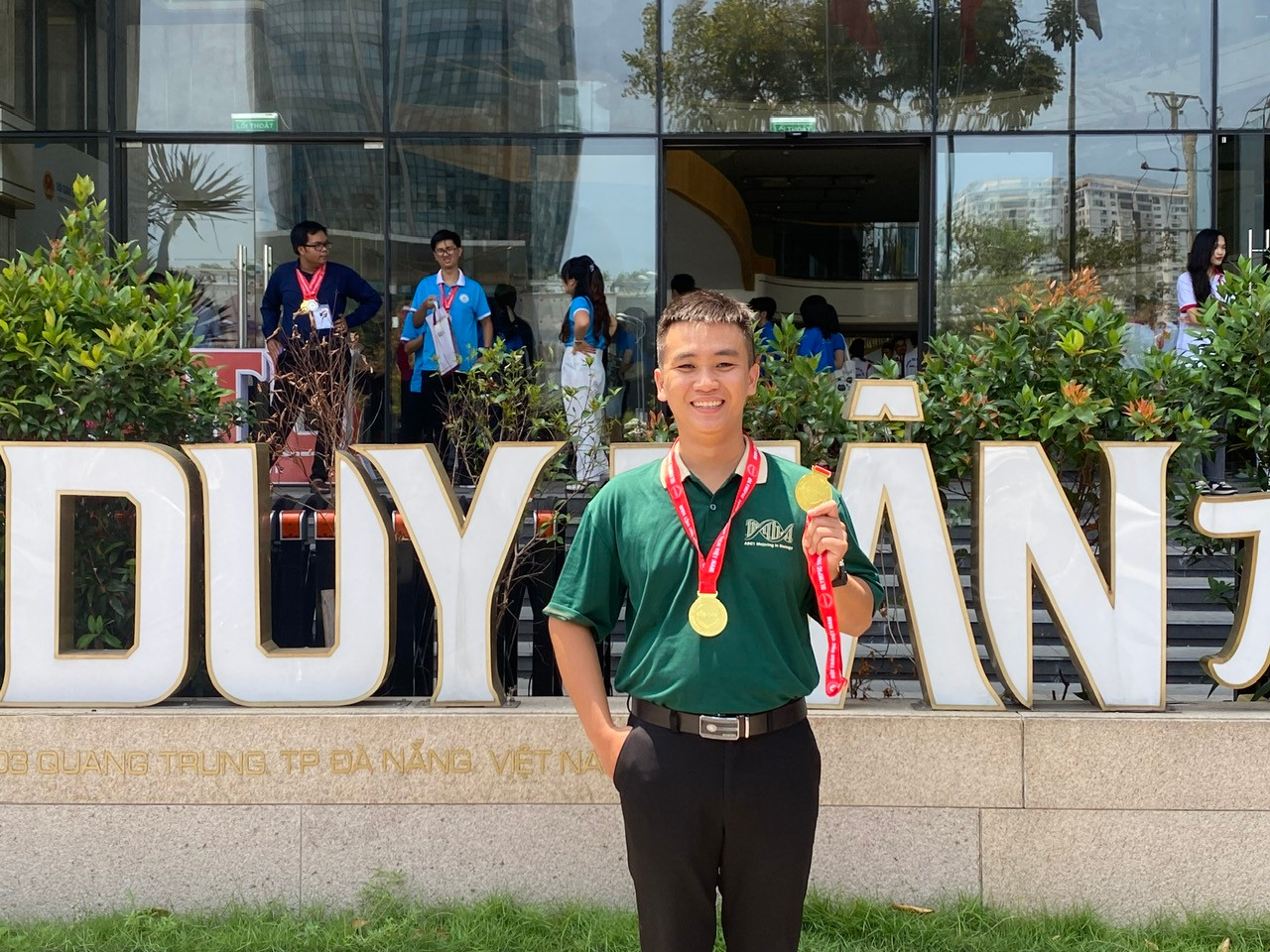 Việt Tỉnh tiếp tục giành 2 Huy chương Vàng tại Olympic Toán sinh viên toàn quốc 2024. Việt Tỉnh tiếp tục giành 2 Huy chương Vàng tại Olympic Toán sinh viên toàn quốc 2024.