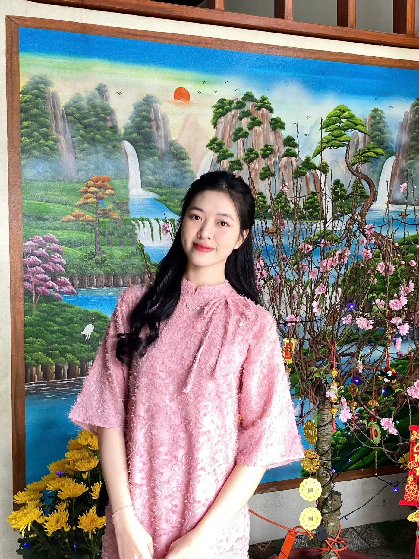 Ngọc Ánh hiện là sinh viên ngành Quản trị đô thị thông minh và bền vững tại Trường Khoa học liên ngành và Nghệ thuật, Đại học Quốc gia Hà Nội Ngọc Ánh hiện là sinh viên ngành Quản trị đô thị thông minh và bền vững tại Trường Khoa học liên ngành và Nghệ thuật, Đại học Quốc gia Hà Nội