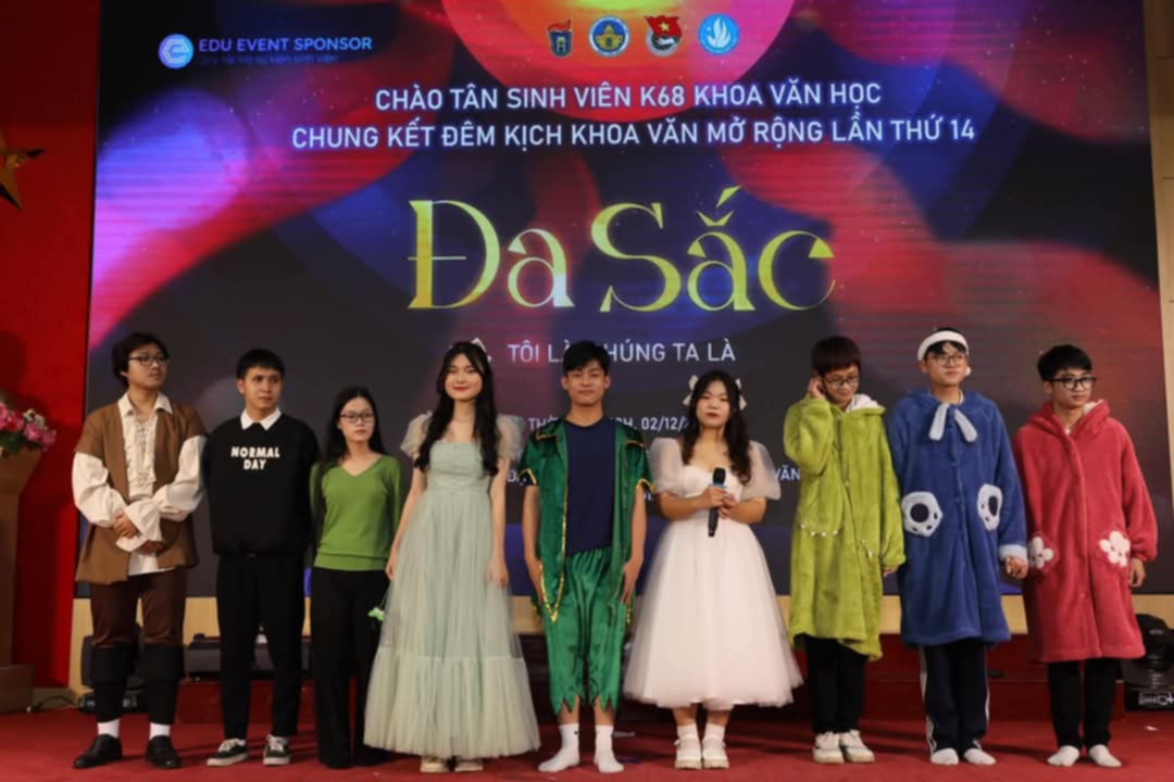 Các thí sinh trong Đêm kịch Khoa Văn lần thứ 14. Các thí sinh trong Đêm kịch Khoa Văn lần thứ 14.