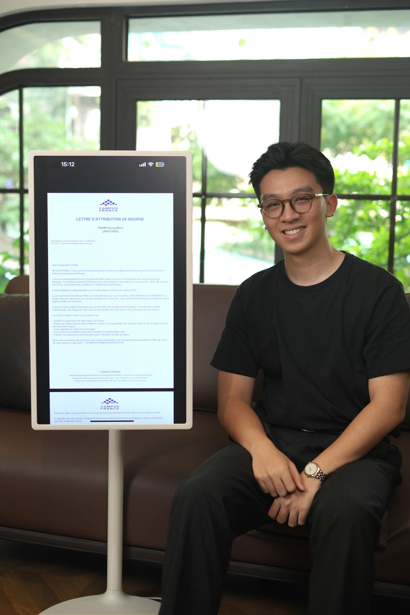 Hoàng Minh vinh dự khi chinh phục học bổng Eiffel của Chính phủ Pháp.