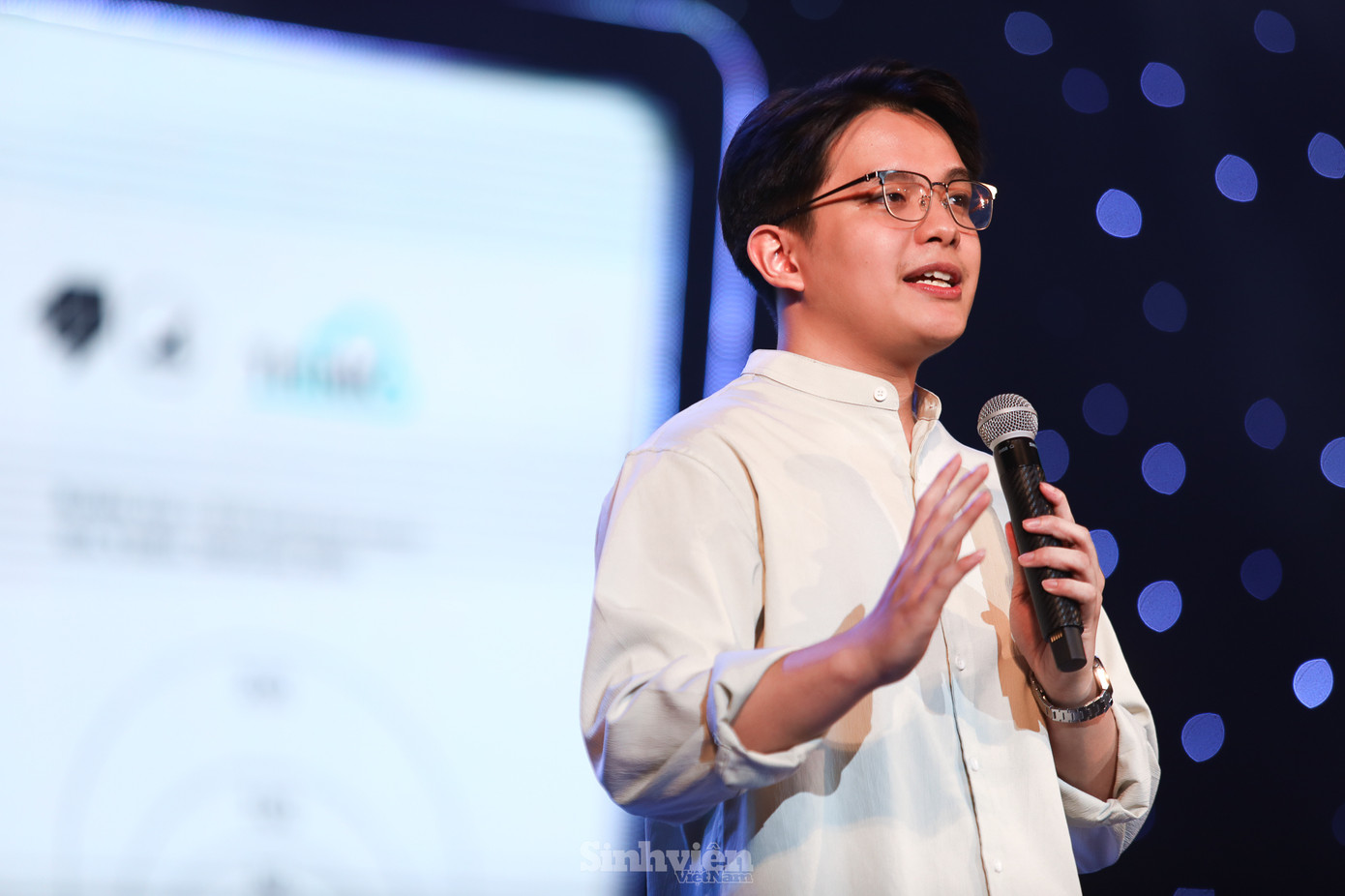 Đêm chung kết đã diễn ra đầy kịch tính qua 03 vòng thi đầy thử thách. Top 05 đội thi lần lượt trình bày mô hình kinh doanh ở vòng "Startup Showcase", trước khi Top 03 bước vào phần phản biện trực tiếp đầy căng thẳng trong vòng "Critical Questioning". Vòng thi cuối cùng và cũng là điểm nhấn của năm nay, "Crisis Management", đã yêu cầu 03 đội xuất sắc nhất phải giải quyết một tình huống khủng hoảng giả lập, qua đó thể hiện bản lĩnh của những nhà lãnh đạo thực thụ.