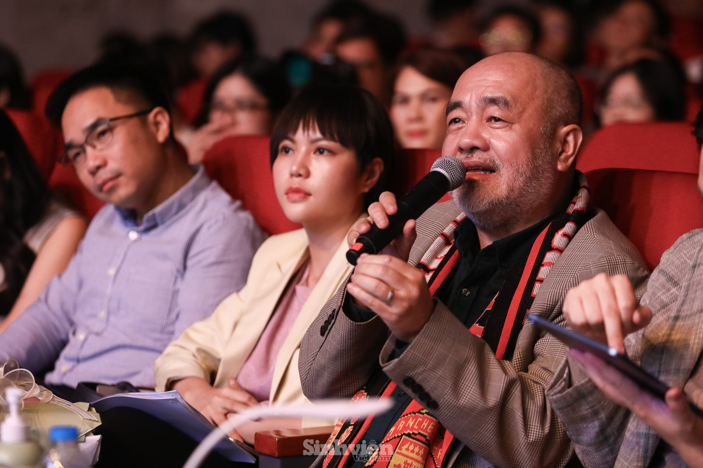 Vượt qua hàng trăm đối thủ trên cả nước, Thinkmay đã chinh phục hoàn toàn Hội đồng giám khảo bằng một mô hình kinh doanh không chỉ khả thi về mặt tài chính mà còn mang sứ mệnh xã hội sâu sắc: dân chủ hóa công nghệ. Dự án đặt mục tiêu giúp mọi người trẻ, từ sinh viên đến các nhà sáng tạo nội dung, có thể tiếp cận một chiếc máy tính cấu hình cao từ bất kỳ đâu, trên bất kỳ thiết bị nào, với chi phí chỉ bằng một cốc cà phê mỗi ngày.