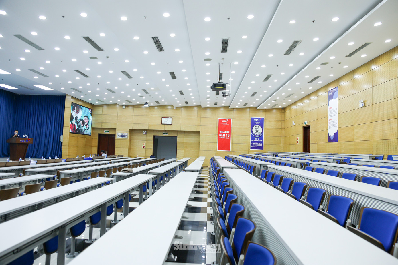 BTC đã hoàn tất công tác chuẩn bị, sẵn sàng chào đón hàng ngàn học sinh và phụ huynh đến tham dự. BTC đã hoàn tất công tác chuẩn bị, sẵn sàng chào đón hàng ngàn học sinh và phụ huynh đến tham dự.