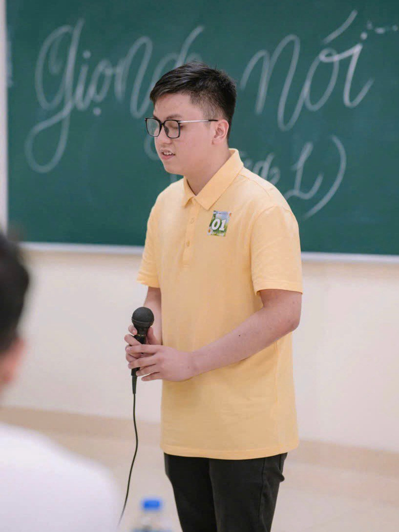 Đỗ Nam Khánh, sinh viên năm nhất ngành Công tác xã hội. Đỗ Nam Khánh, sinh viên năm nhất ngành Công tác xã hội.