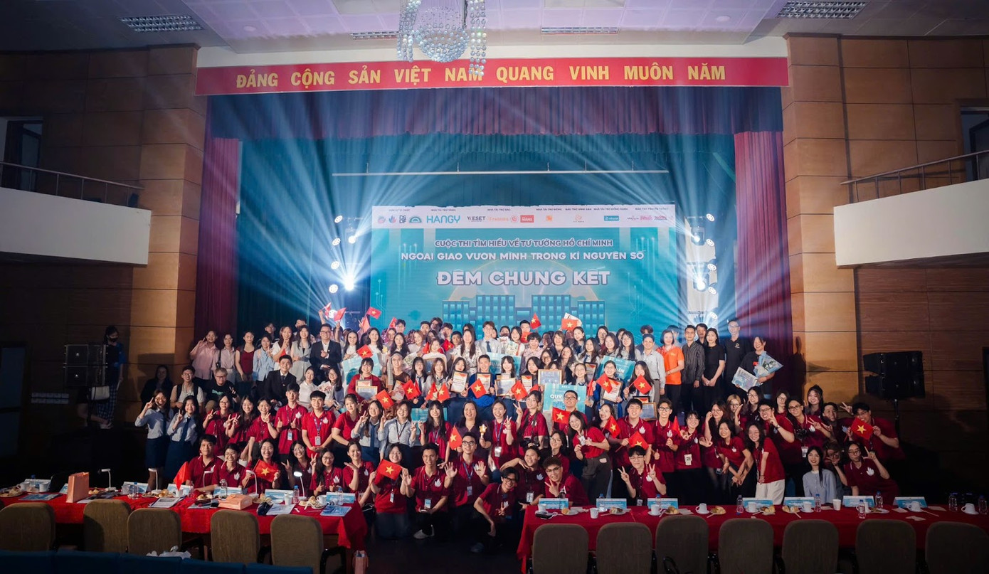 Hội Sinh viên Học viện Ngoại giao tại Đêm Chung kết Cuộc thi Tìm hiểu về Tư tưởng Hồ Chí Minh.