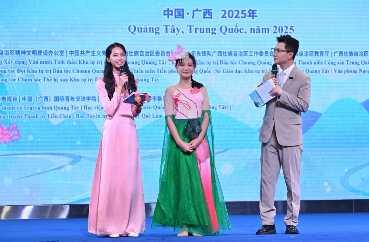 MC chương trình “Tay nắm tay” Thiếu nhi Việt Nam-Trung Quốc (Quảng Tây) năm 2025. MC chương trình “Tay nắm tay” Thiếu nhi Việt Nam-Trung Quốc (Quảng Tây) năm 2025.