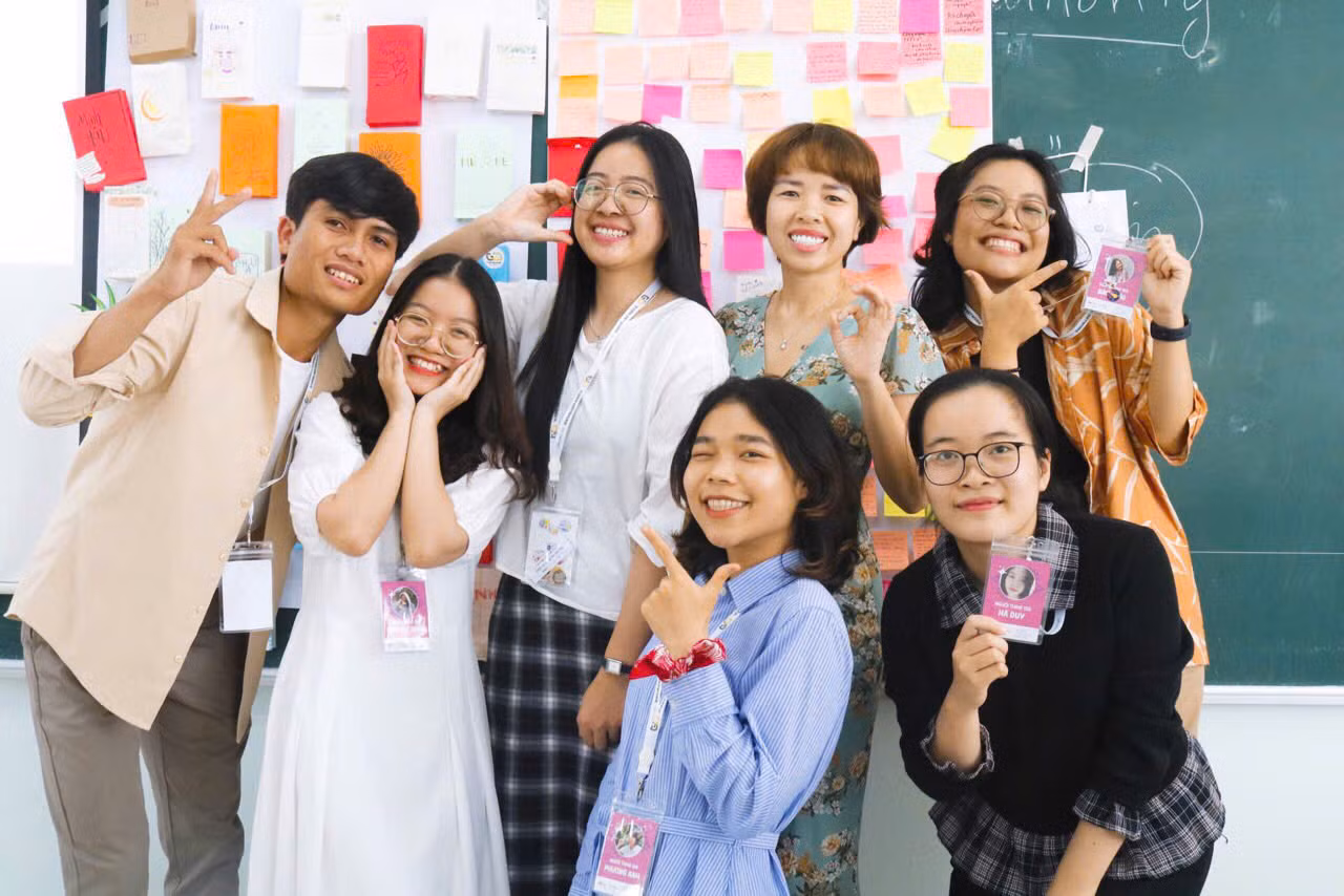 Hà Duy tham gia các dự án phát triển cộng đồng.