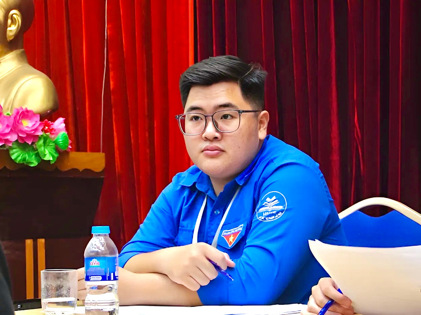 Quang Long tham gia phỏng vấn tình nguyện viên chiến dịch Mùa Hè Xanh, thể hiện tinh thần xung kích, sẵn sàng cống hiến sức trẻ vì cộng đồng. Quang Long tham gia phỏng vấn tình nguyện viên chiến dịch Mùa Hè Xanh, thể hiện tinh thần xung kích, sẵn sàng cống hiến sức trẻ vì cộng đồng.