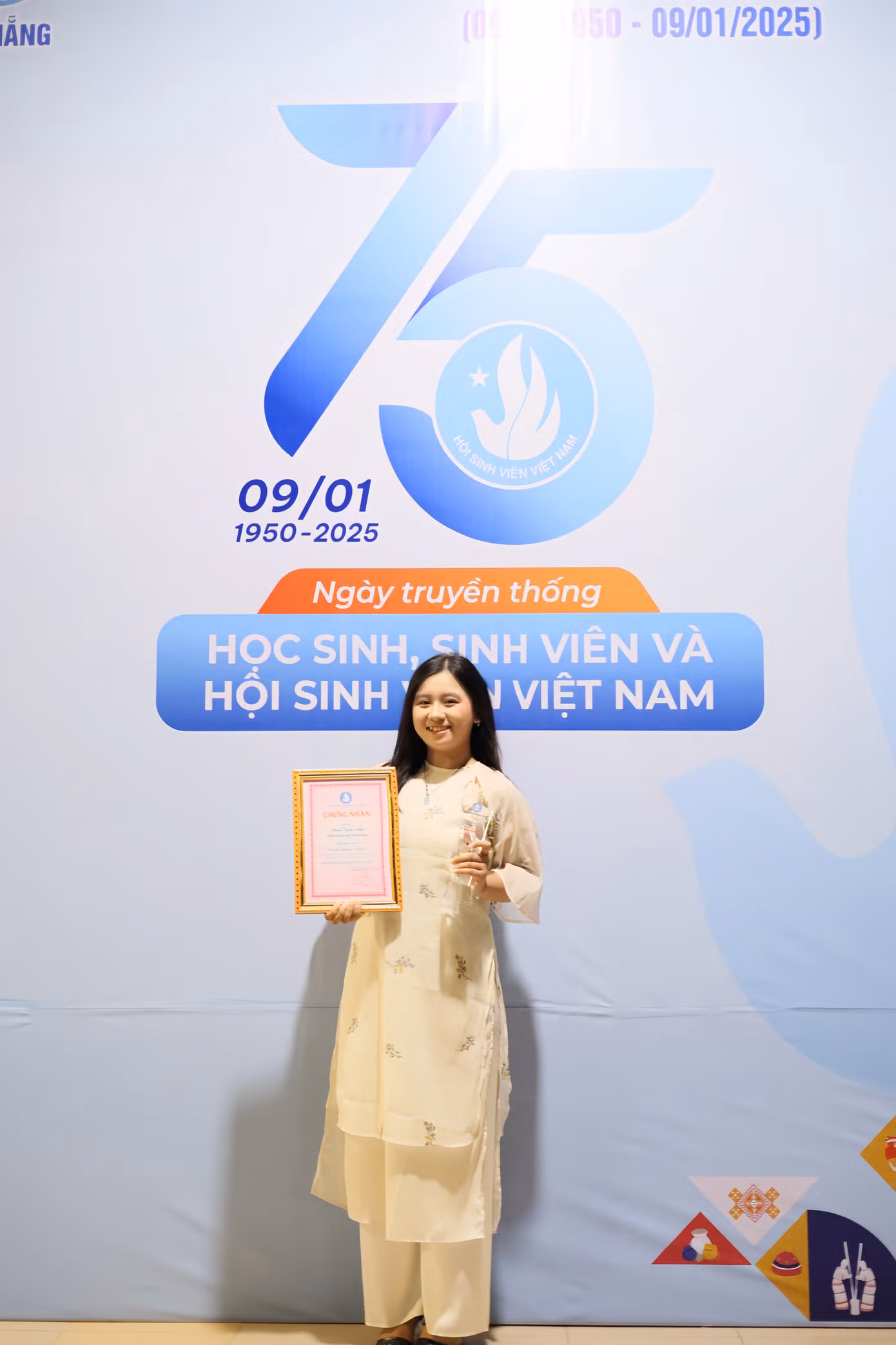 Đạt danh hiệu “Sinh viên 5 tốt” cấp thành phố Đà Nẵng năm học 2023-2024. Đạt danh hiệu “Sinh viên 5 tốt” cấp thành phố Đà Nẵng năm học 2023-2024.