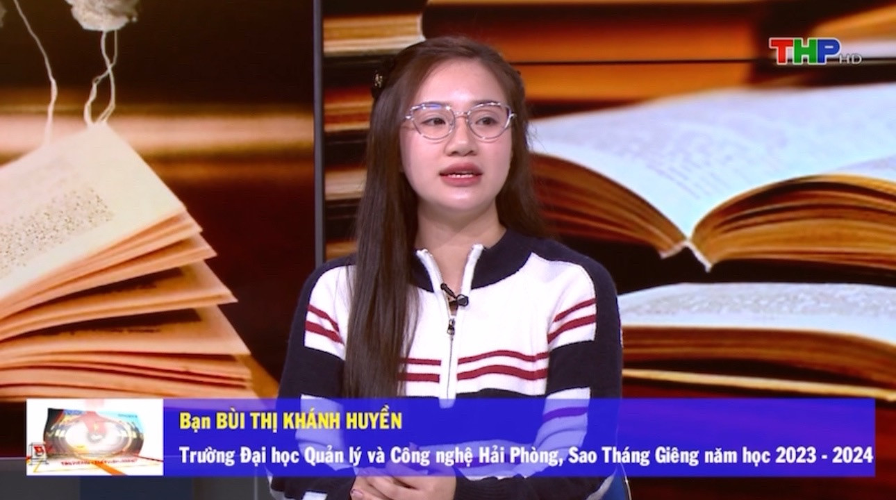 Khánh Huyền là khách mời chương trình Tuổi trẻ Hải Phòng. Khánh Huyền là khách mời chương trình Tuổi trẻ Hải Phòng.