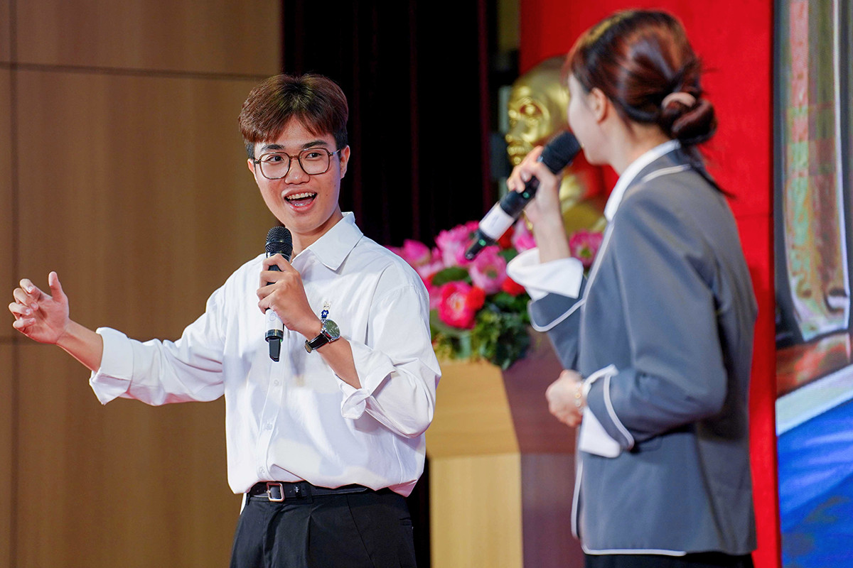 Khoảnh khắc thi đấu gay cấn giữa các đội tại vòng chung kết toàn quốc.