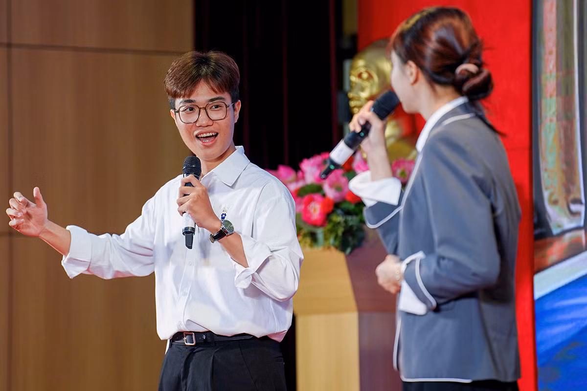 Khoảnh khắc thi đấu gay cấn giữa các đội tại vòng chung kết toàn quốc.