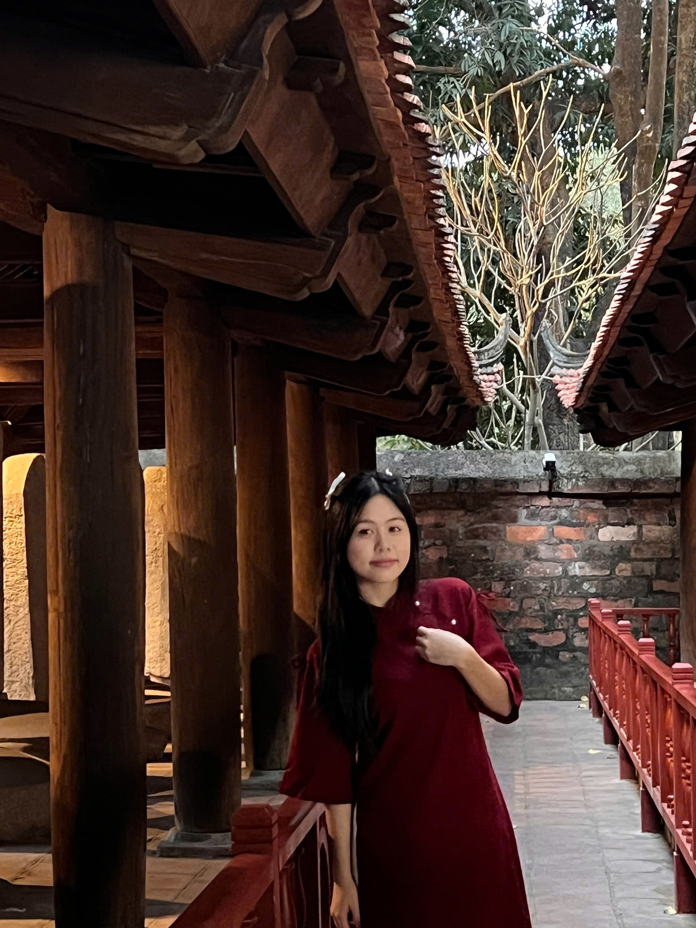 Diệu Linh được biết đến là cô lớp trưởng 9 năm liền và một liên đội trưởng toàn năng.