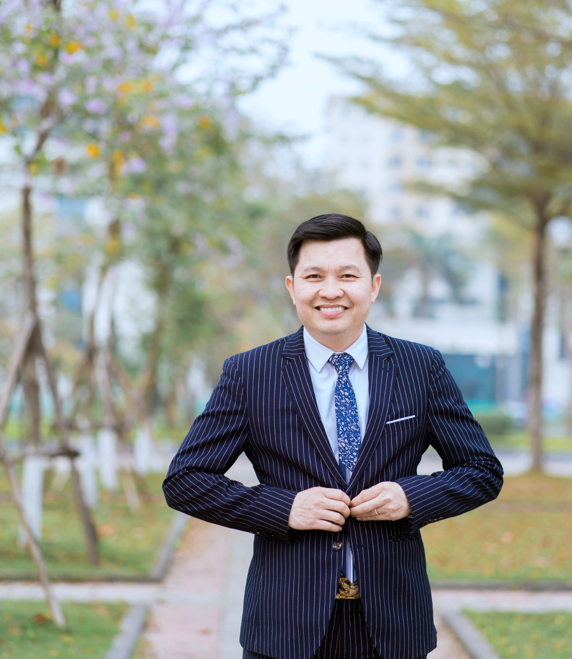 “Nghề tay trái không nên chỉ vì tiền, mà nên là sự lựa chọn của đam mê, để có thể tận dụng cơ hội và tài năng cá nhân”, chuyên gia giáo dục nhận định. “Nghề tay trái không nên chỉ vì tiền, mà nên là sự lựa chọn của đam mê, để có thể tận dụng cơ hội và tài năng cá nhân”, chuyên gia giáo dục nhận định.