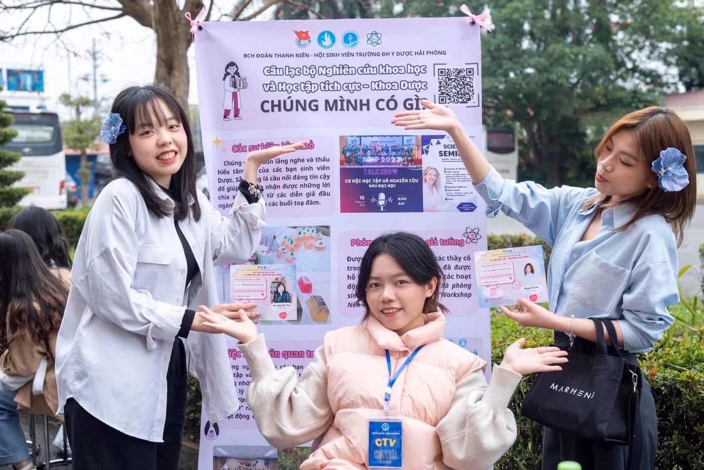 Mai Ngân tham gia sự kiện Ngày hội việc làm 2024. Mai Ngân tham gia sự kiện Ngày hội việc làm 2024.