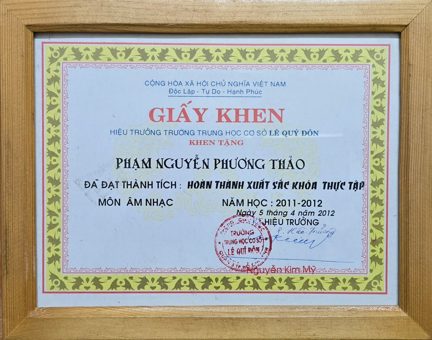 Phương Thảo cũng được vinh danh là Sinh viên xuất sắc trong khóa thực tập tại trường THCS Lê Quý Đôn (Quận 3, TP.HCM) vào năm 2012. Phương Thảo cũng được vinh danh là Sinh viên xuất sắc trong khóa thực tập tại trường THCS Lê Quý Đôn (Quận 3, TP.HCM) vào năm 2012.