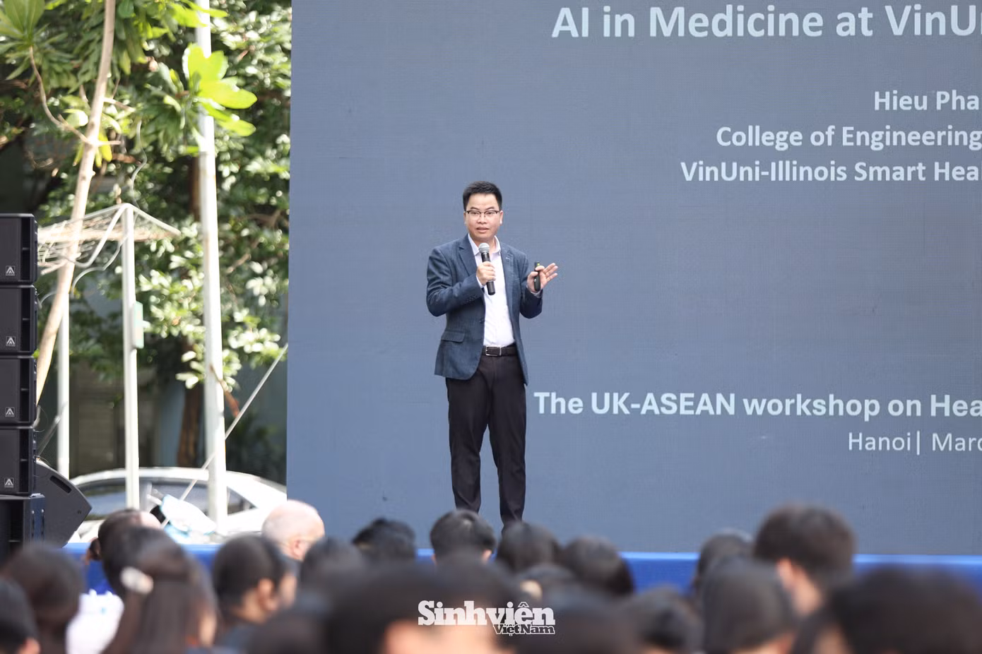 TS Phạm Huy Hiệu truyền cảm hứng đam mê Khoa học và Công nghệ tới hàng ngàn sĩ tử.