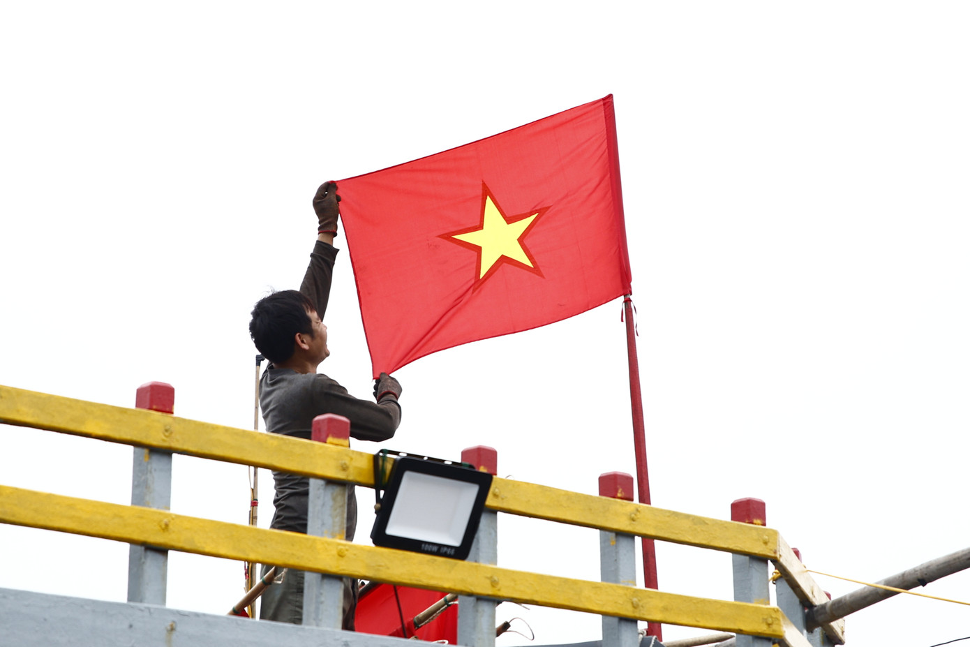 Mỗi con người, mỗi nghề nghiệp đều xứng đáng được trân trọng, vì tất cả chúng ta đều đang góp phần xây dựng và phát triển đất nước.