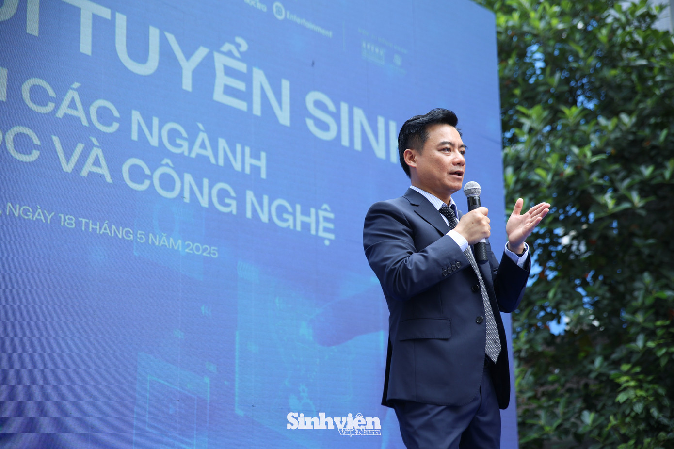 Ông Vũ Tú Thành - Phó Giám đốc điều hành, Hội đồng Kinh doanh Hoa Kỳ - ASEAN cho biết, khối các ngành Khoa học và Công nghệ đang mở ra rất nhiều cơ hội nghề nghiệp cho các bạn trẻ.