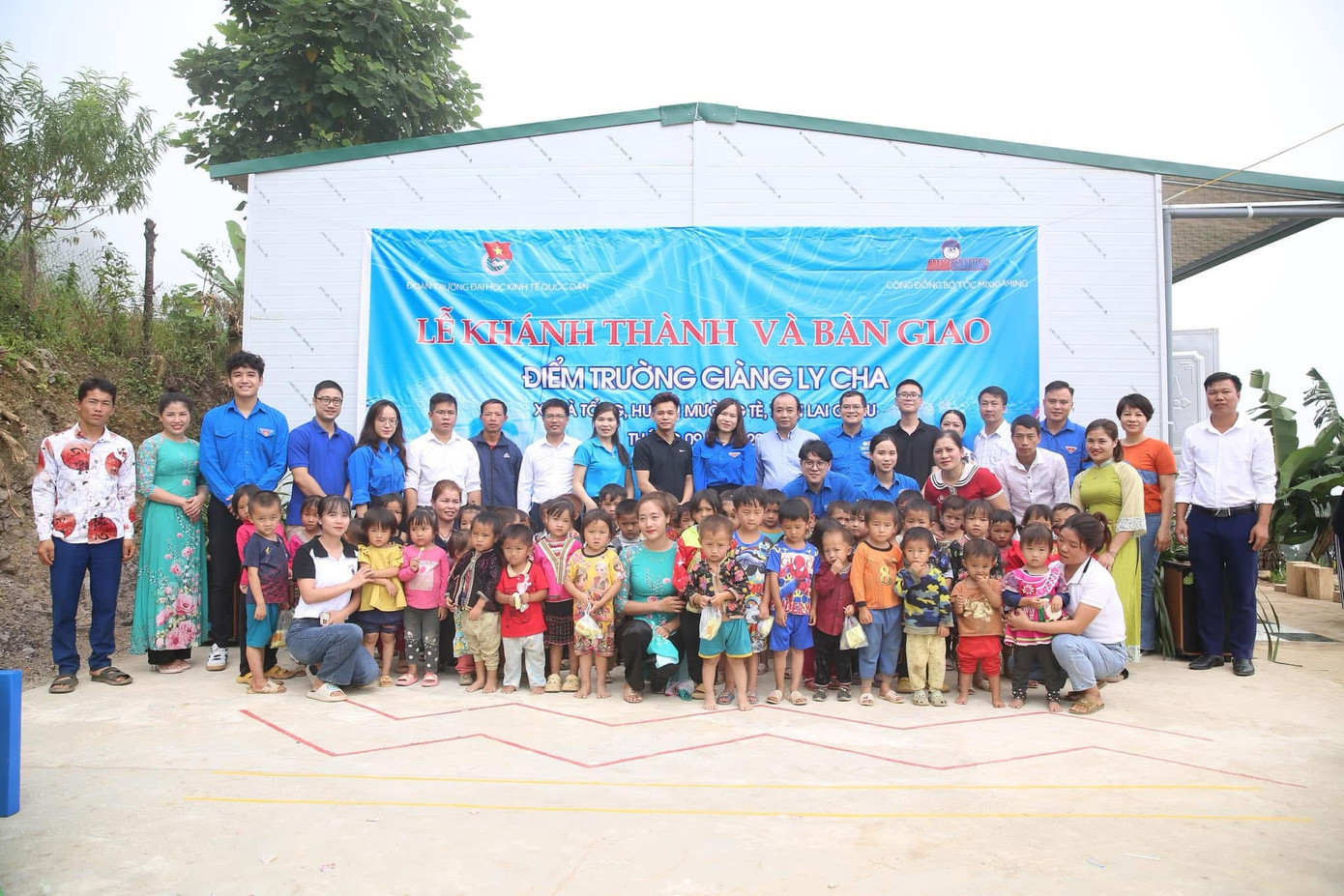 Không chỉ tích cực trong hoạt động nghệ thuật, Nguyên Khánh còn rất hăng hái tham gia các hoạt động tình nguyện.