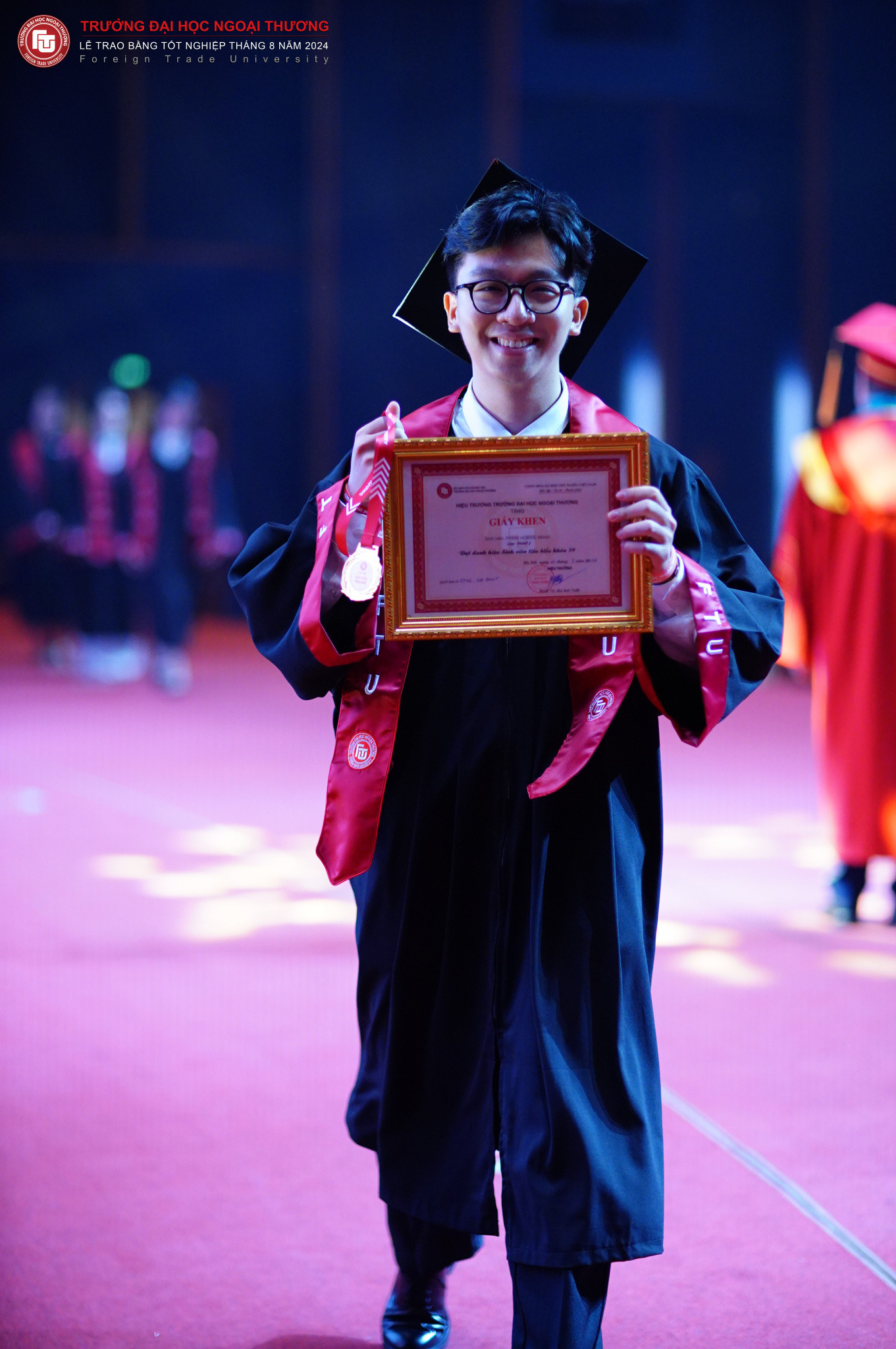 Hoàng Minh tự dặn mình chứng minh năng lực bằng kết quả cụ thể, giữ thái độ khiêm tốn và để hành động lên tiếng.