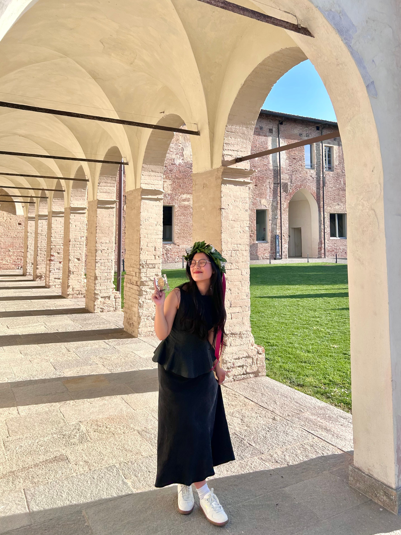 Trần Thị Ngân, sinh viên chuyên ngành Kinh tế đối ngoại K56, Trường Đại học Ngoại thương không chỉ được biết đến là tân chủ nhân của Học bổng Honda Awards 2021 mà còn “ẵm” trọn combo Học bổng Thạc sĩ toàn phần chính phủ Pháp Eiffel Excellence, International Excellence đại học Padova Ý và Erasmus Mundus từ Ủy ban Liên minh Châu Âu 2022 tại 4 quốc gia Thụy Điển, Đức, Ý, Bỉ.