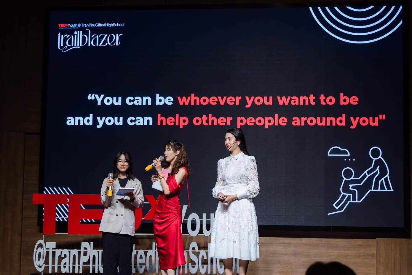 Phương Anh và trải nghiệm làm MC chương trình. Phương Anh và trải nghiệm làm MC chương trình.