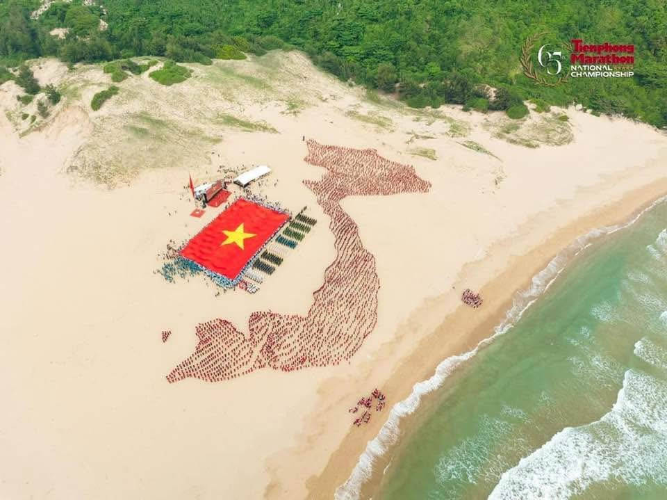 Nữ sinh Đại học Kinh tế Quốc dân say mê tình nguyện cùng khát vọng phát triển bản thân trong năm mới 2025 ảnh 4 Nữ sinh Đại học Kinh tế Quốc dân say mê tình nguyện cùng khát vọng phát triển bản thân trong năm mới 2025 ảnh 4