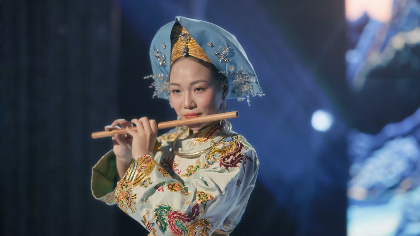 Mỗi bộ trang phục trong MV không chỉ mang tính thẩm mỹ mà còn thể hiện sự tôn kính với tín ngưỡng thờ Mẫu.