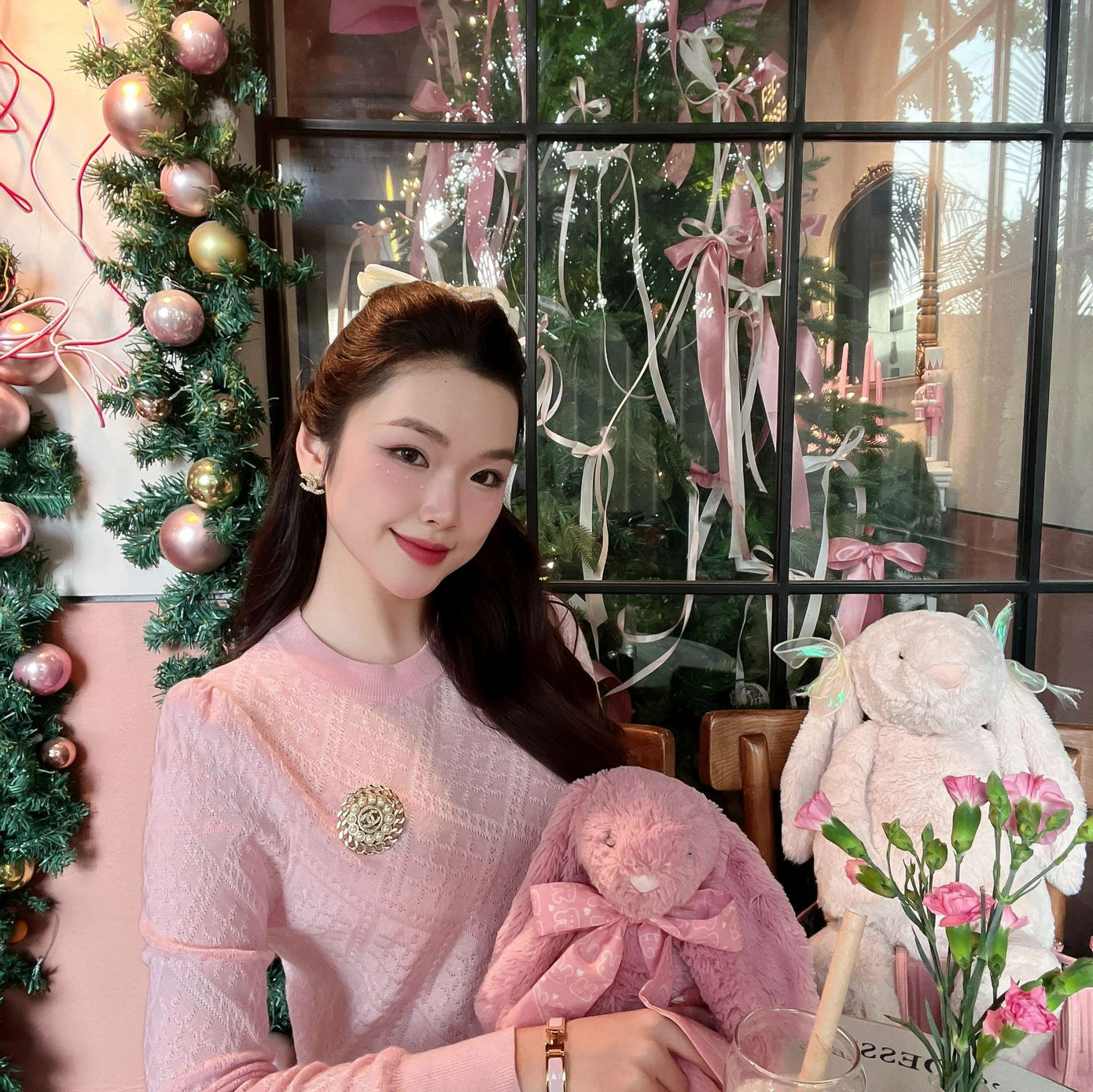 "Điều quan trọng nhất là bản thân học được cách sắp xếp thời gian hợp lý và luôn giữ tinh thần tích cực", Xuân Linh bày tỏ. "Điều quan trọng nhất là bản thân học được cách sắp xếp thời gian hợp lý và luôn giữ tinh thần tích cực", Xuân Linh bày tỏ.