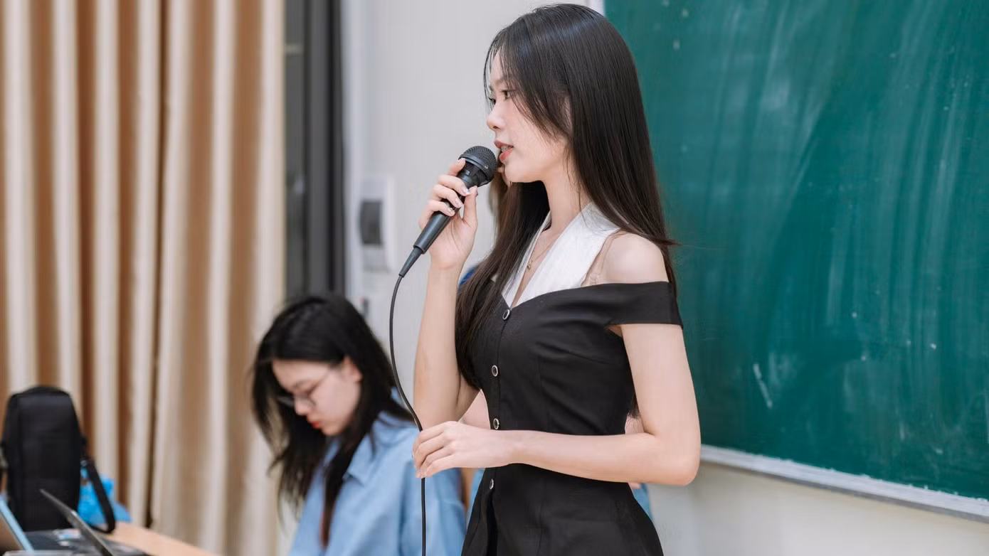 Thảo My trong buổi Training nội bộ câu lạc bộ. Thảo My trong buổi Training nội bộ câu lạc bộ.