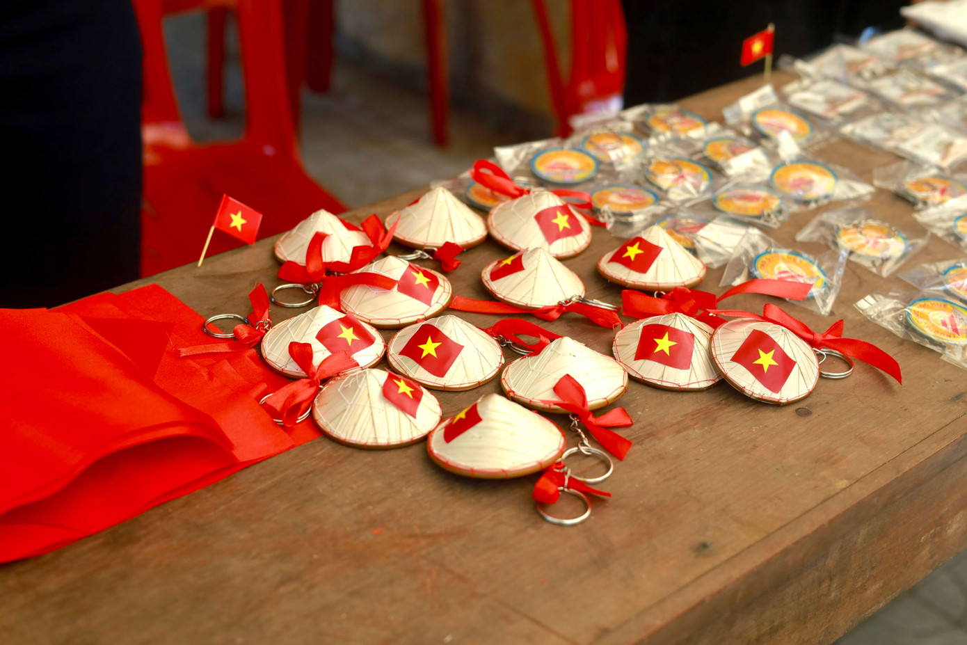 Gian hàng gây quỹ của chiến dịch với những đồ lưu niệm ý nghĩa.