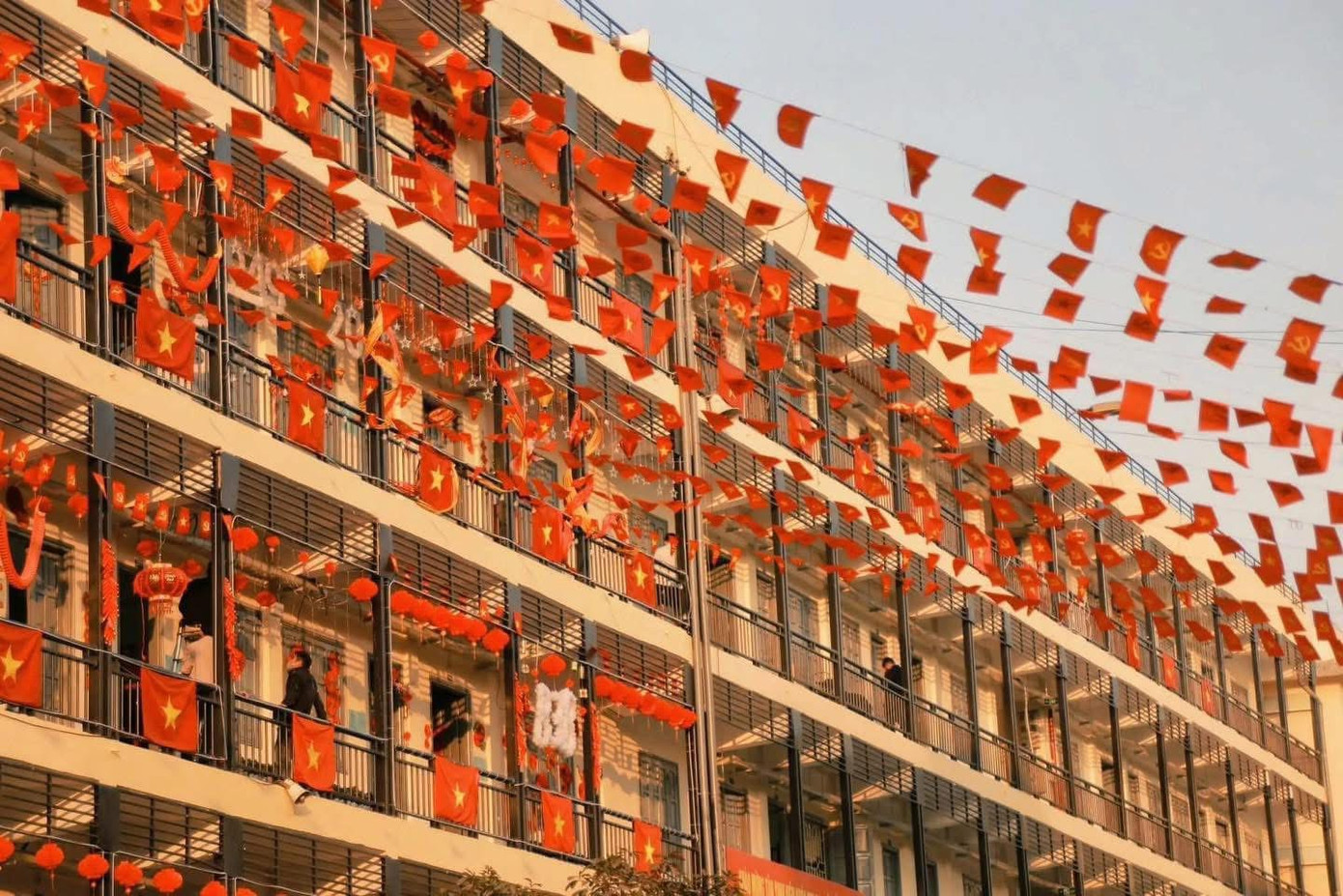 Không gian Tết ấm cúng và trang trọng tại Học viện Cảnh sát nhân dân, tôn vinh giá trị văn hóa và lòng tự hào dân tộc. (Nguồn: Phạm Huy Hoàng) Không gian Tết ấm cúng và trang trọng tại Học viện Cảnh sát nhân dân, tôn vinh giá trị văn hóa và lòng tự hào dân tộc. (Nguồn: Phạm Huy Hoàng)